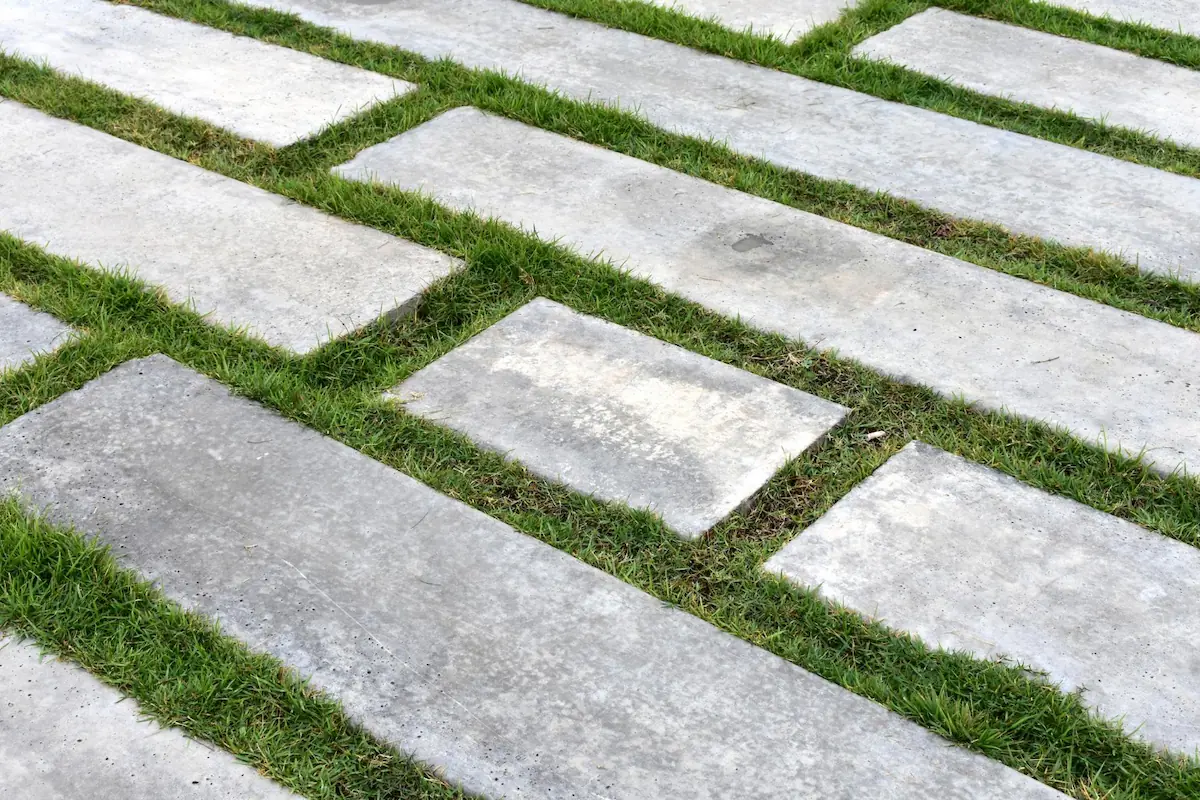 Model Paving Block Berumput